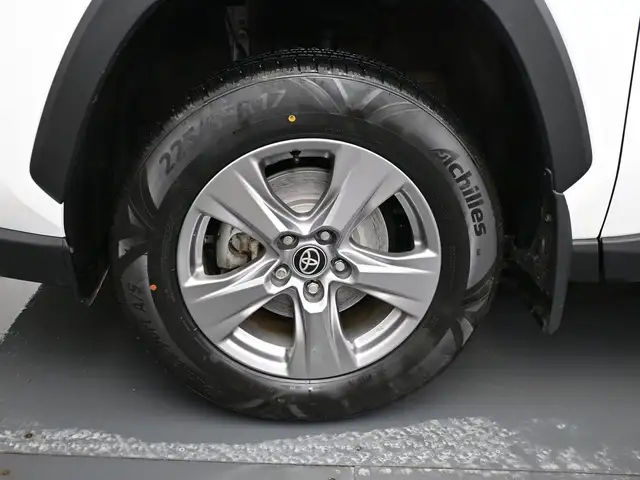 2025 Toyota RAV4 LE HYBRID AWD WHY WAIT? DRIVE HOME TODAY! - Photo 4