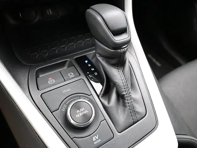2025 Toyota RAV4 LE HYBRID AWD WHY WAIT? DRIVE HOME TODAY! - Photo 9