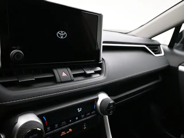 2025 Toyota RAV4 LE HYBRID AWD WHY WAIT? DRIVE HOME TODAY! - Photo 11