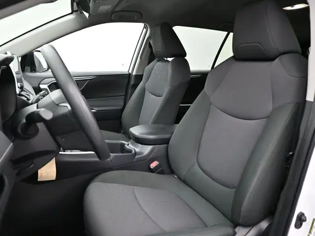 2025 Toyota RAV4 LE HYBRID AWD WHY WAIT? DRIVE HOME TODAY! - Photo 17