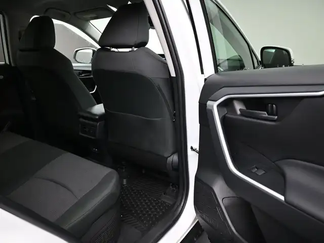2025 Toyota RAV4 LE HYBRID AWD WHY WAIT? DRIVE HOME TODAY! - Photo 24