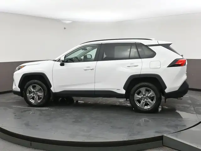 2025 Toyota RAV4 LE HYBRID AWD WHY WAIT? DRIVE HOME TODAY! - Photo 29