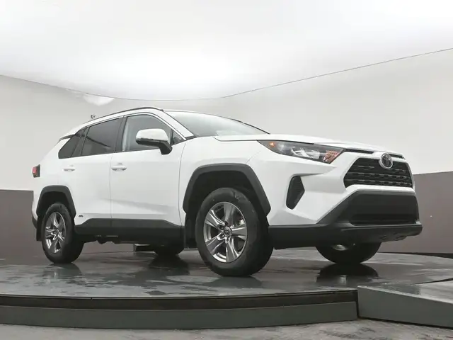 2025 Toyota RAV4 LE HYBRID AWD WHY WAIT? DRIVE HOME TODAY! - Photo 36