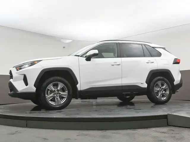 2025 Toyota RAV4 LE HYBRID AWD WHY WAIT? DRIVE HOME TODAY! - Photo 38