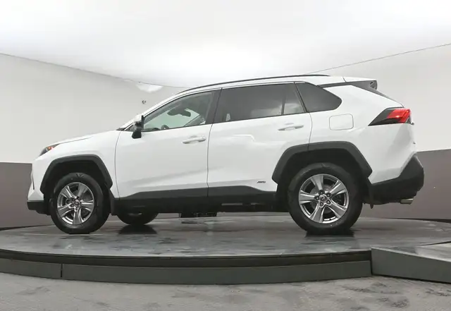 2025 Toyota RAV4 LE HYBRID AWD WHY WAIT? DRIVE HOME TODAY! - Photo 39