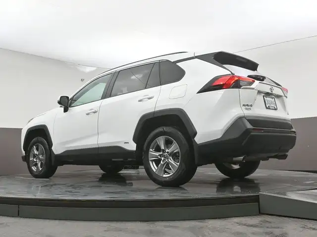 2025 Toyota RAV4 LE HYBRID AWD WHY WAIT? DRIVE HOME TODAY! - Photo 40