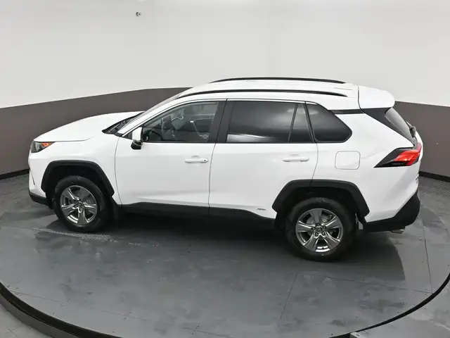 2025 Toyota RAV4 LE HYBRID AWD WHY WAIT? DRIVE HOME TODAY! - Photo 45