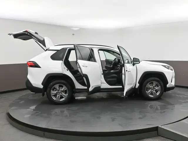 2025 Toyota RAV4 LE HYBRID AWD WHY WAIT? DRIVE HOME TODAY! - Photo 50