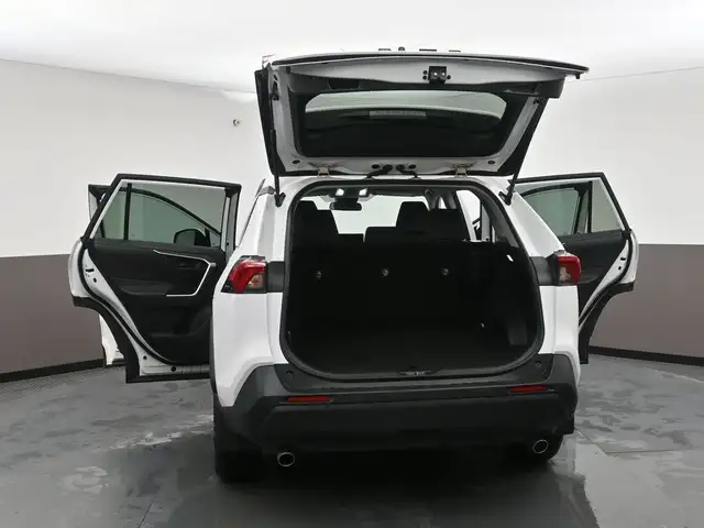 2025 Toyota RAV4 LE HYBRID AWD WHY WAIT? DRIVE HOME TODAY! - Photo 56