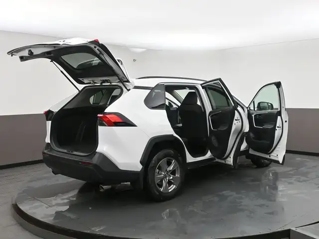 2025 Toyota RAV4 LE HYBRID AWD WHY WAIT? DRIVE HOME TODAY! - Photo 57