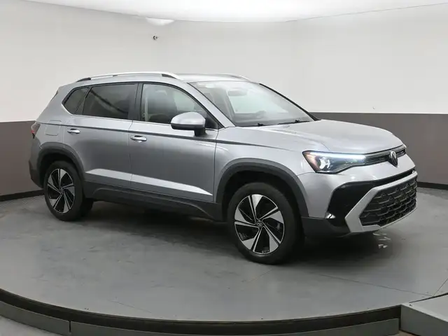 2025 Volkswagen Taos COMFORTLINE 4MOTION LOW MILEAGE! HEATED SEA