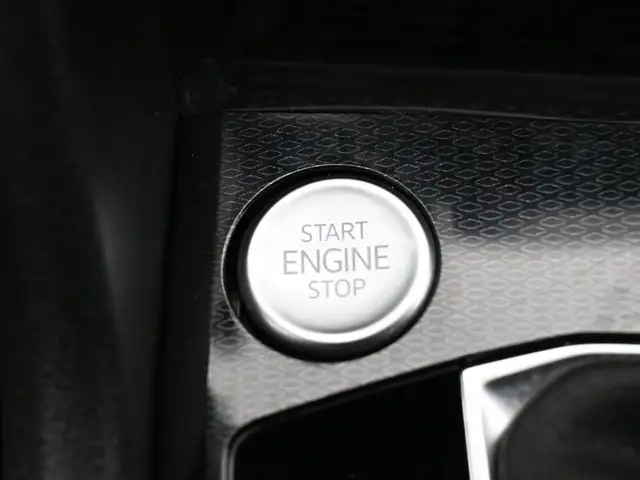 2025 Volkswagen Taos COMFORTLINE 4MOTION LOW MILEAGE! HEATED SEA - Photo 12