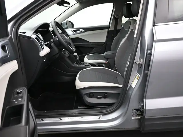 2025 Volkswagen Taos COMFORTLINE 4MOTION LOW MILEAGE! HEATED SEA - Photo 14