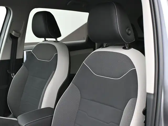 2025 Volkswagen Taos COMFORTLINE 4MOTION LOW MILEAGE! HEATED SEA - Photo 16