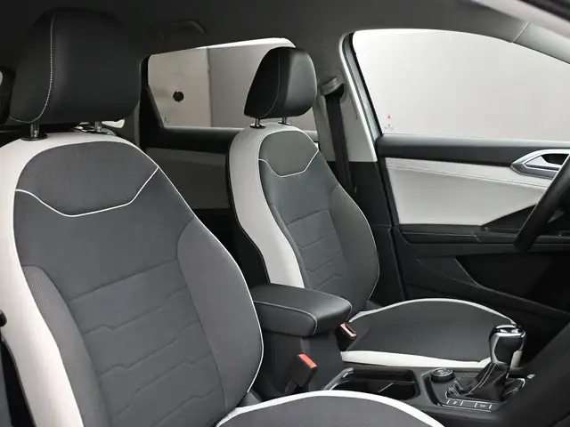 2025 Volkswagen Taos COMFORTLINE 4MOTION LOW MILEAGE! HEATED SEA - Photo 27