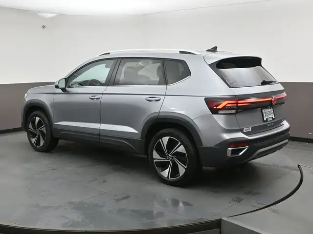 2025 Volkswagen Taos COMFORTLINE 4MOTION LOW MILEAGE! HEATED SEA - Photo 30