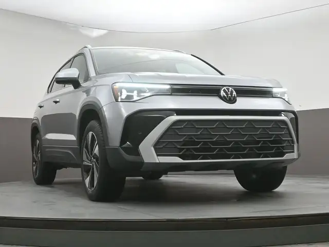 2025 Volkswagen Taos COMFORTLINE 4MOTION LOW MILEAGE! HEATED SEA - Photo 34