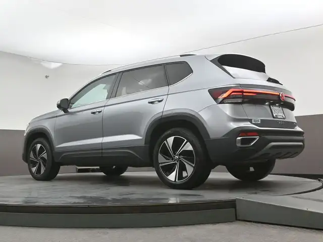 2025 Volkswagen Taos COMFORTLINE 4MOTION LOW MILEAGE! HEATED SEA - Photo 40