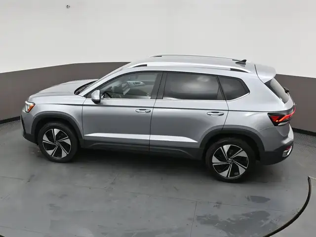 2025 Volkswagen Taos COMFORTLINE 4MOTION LOW MILEAGE! HEATED SEA - Photo 45