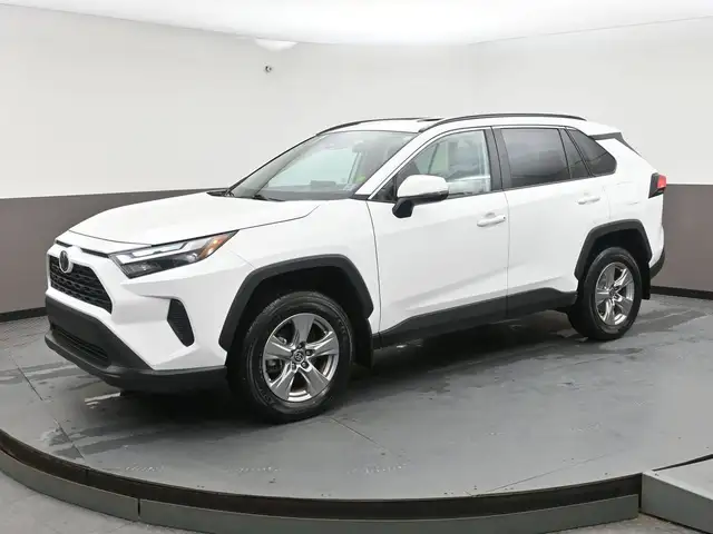 2025 Toyota RAV4 XLE AWD | HEATED SEATS | SUNROOF & MORE! - Photo 3