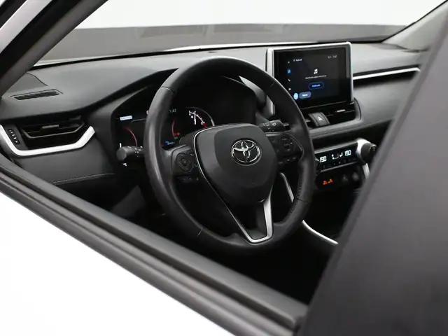 2025 Toyota RAV4 XLE AWD | HEATED SEATS | SUNROOF & MORE! - Photo 6