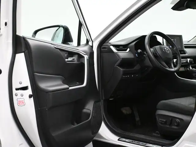 2025 Toyota RAV4 XLE AWD | HEATED SEATS | SUNROOF & MORE! - Photo 19