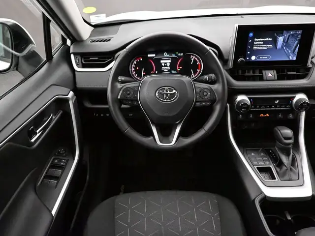 2025 Toyota RAV4 XLE AWD | HEATED SEATS | SUNROOF & MORE! - Photo 22