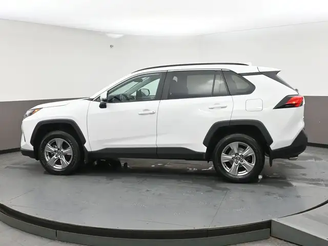 2025 Toyota RAV4 XLE AWD | HEATED SEATS | SUNROOF & MORE! - Photo 31