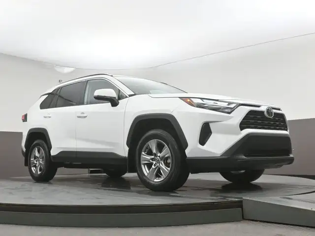 2025 Toyota RAV4 XLE AWD | HEATED SEATS | SUNROOF & MORE! - Photo 38