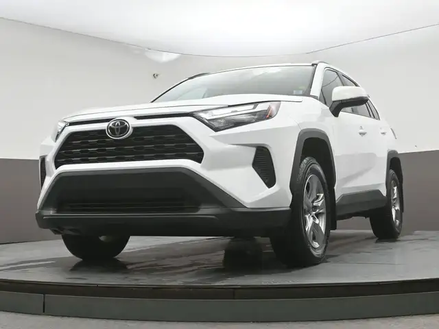 2025 Toyota RAV4 XLE AWD | HEATED SEATS | SUNROOF & MORE! - Photo 39