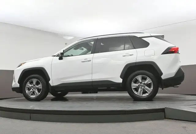 2025 Toyota RAV4 XLE AWD | HEATED SEATS | SUNROOF & MORE! - Photo 41