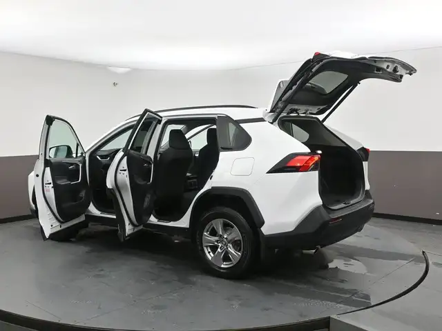 2025 Toyota RAV4 XLE AWD | HEATED SEATS | SUNROOF & MORE! - Photo 57