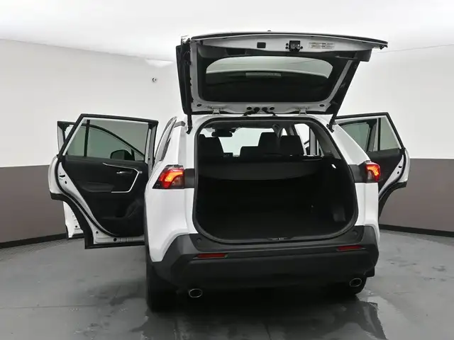 2025 Toyota RAV4 XLE AWD | HEATED SEATS | SUNROOF & MORE! - Photo 58