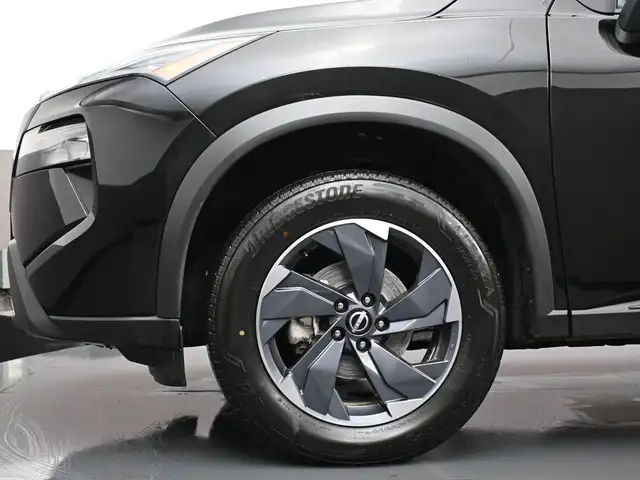 2025 Nissan Rogue SV MOONROOF AWD HEATED SEATS, HEATED STEERING - Photo 4