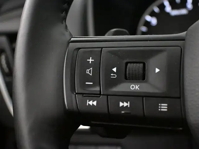 2025 Nissan Rogue SV MOONROOF AWD HEATED SEATS, HEATED STEERING - Photo 12