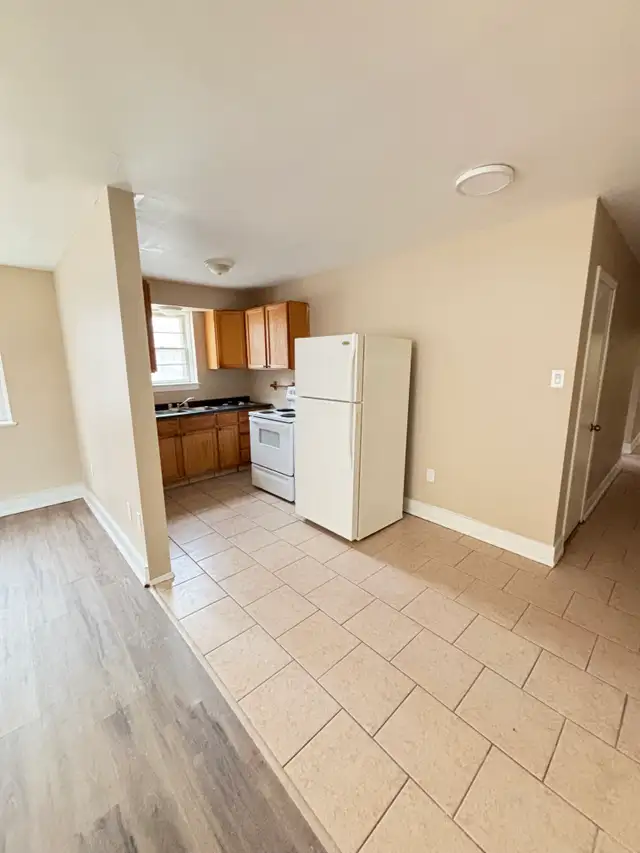 All util incl, close 2 hospital & shopping! Laundry on site @515 - Photo 8