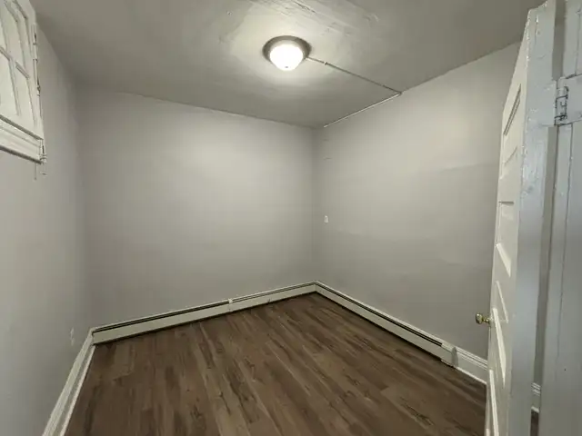 1st Month Free for this large 2 bdrm @ 136 Victoria St - Photo 7