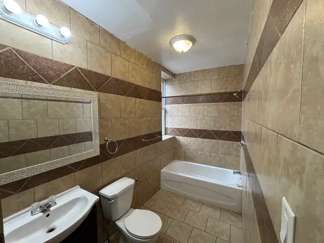 1st Month Free for this large 2 bdrm @ 136 Victoria St - Photo 10