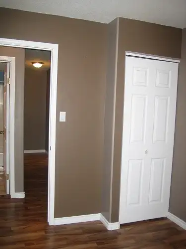 2 Bedroom Condo! In-Suite Laundry! Storage! - Photo 2