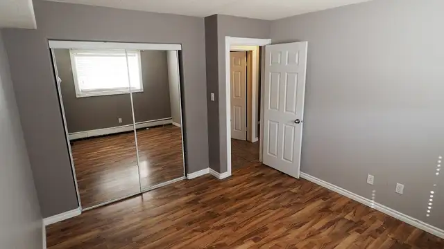 2 Bedroom Condo! In-Suite Laundry! Storage! - Photo 18