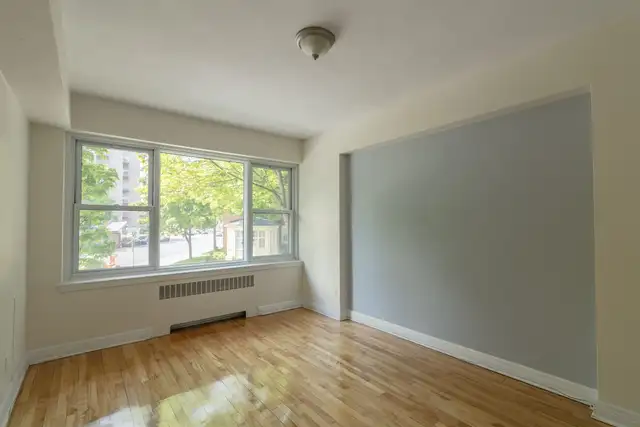 2 bedroom apartment near Atwater metro - ID 3061