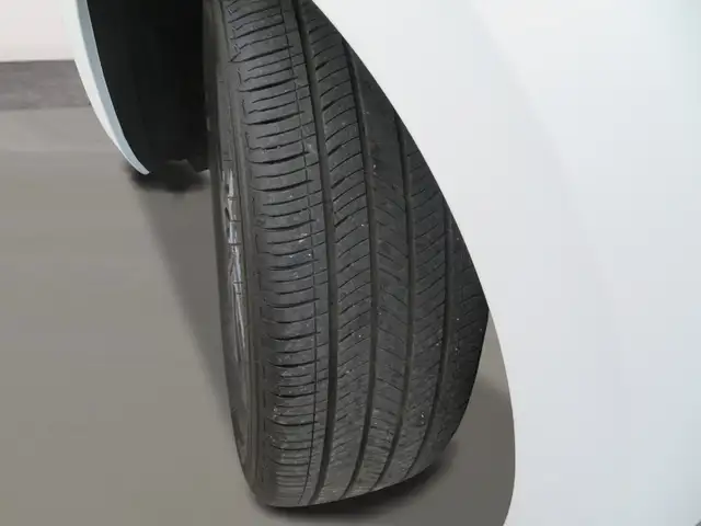 2025 Nissan Versa SV CVT - Photo 4