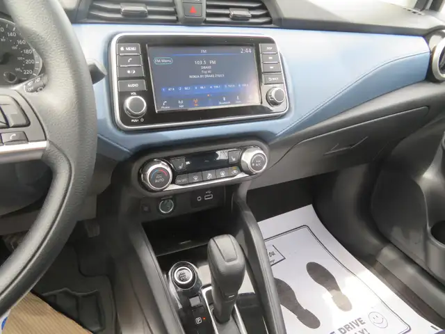 2025 Nissan Versa SV CVT - Photo 16