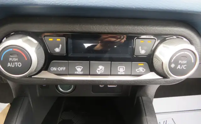 2025 Nissan Versa SV CVT - Photo 18