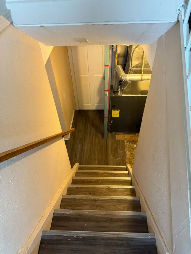 Beautiful and Quiet Basement Suite in Highland Green! - Photo 4