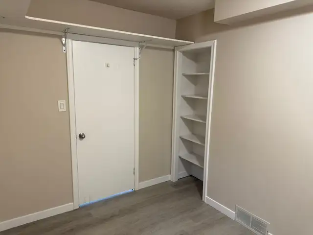 Beautiful and Quiet Basement Suite in Highland Green! - Photo 5