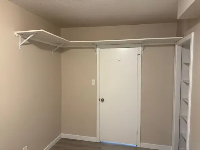 Beautiful and Quiet Basement Suite in Highland Green! - Photo 9