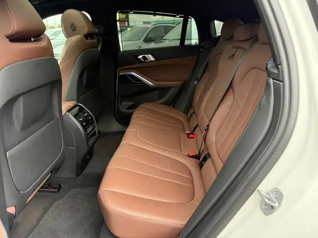 2021 BMW X6 xDrive40i - Photo 8