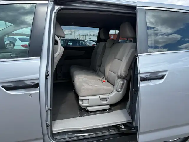 2016 Honda Odyssey 4dr Wgn SE |ACCIDENT FREE|8PASSENGERS|CERTIFI - Photo 18