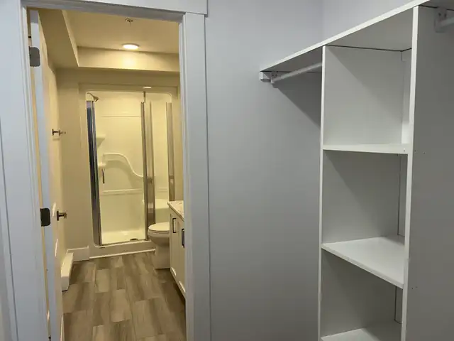 405-20 Patience Ln, 2Beds TOP FLOOR w/balcony!  Avail July 1 - Photo 7